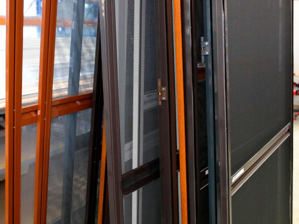 Sieťky na DVERE - pántové - drevoimitačné 6