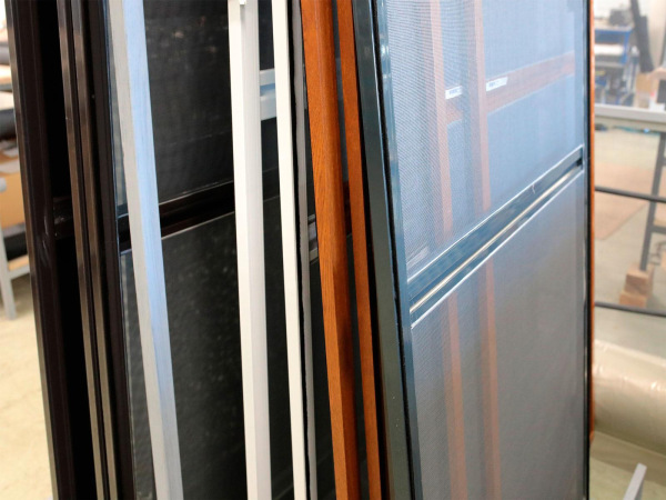 Sieťky na DVERE  - pántové - renolit 7