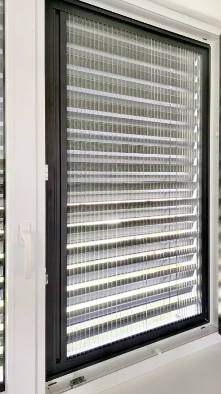 Sieťky proti hmyzu na DVERE - PLISSÉ KLIK - bežné odtiene 8