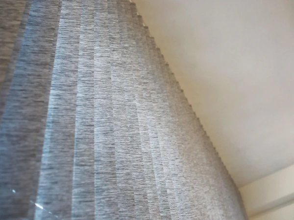 Dvojfarebné vertikálne žalúzie - látka REMBRANDT 4